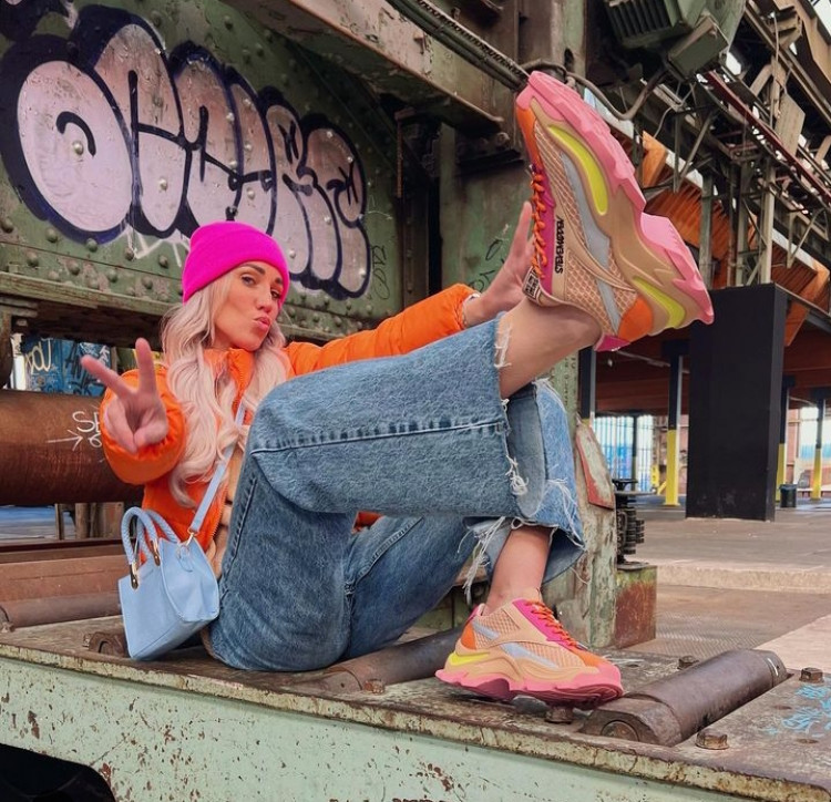 df5b72a0-d3e6-11ed-8fda-2752f43dfb84