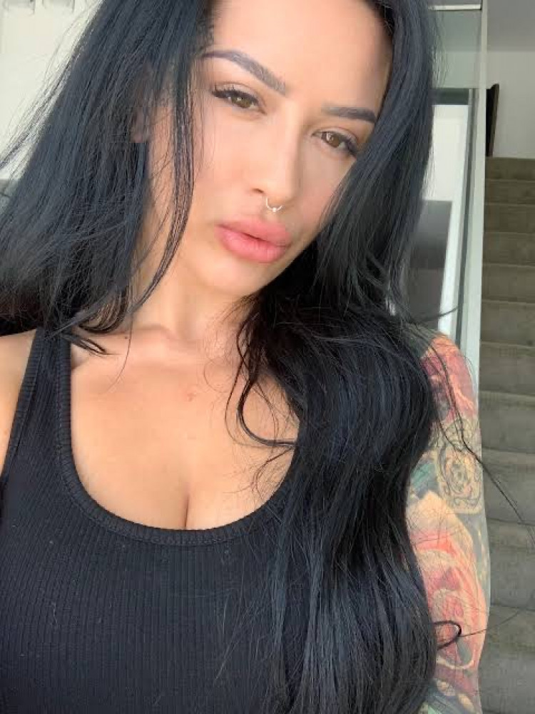 9367a570-fcf3-11ed-89a4-7fa5653c2138