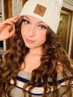 ellienice_120 picture