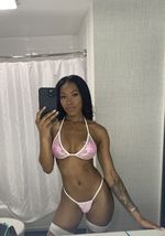 daniellekaty_1 picture