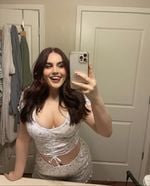 sarah_chest9205