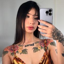 sassypantschloe