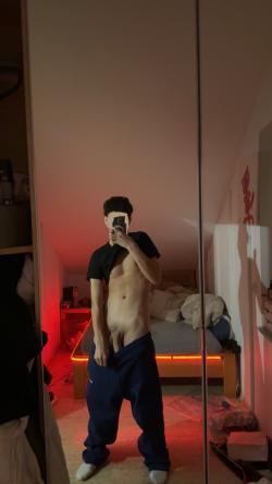 user_belowwwww018 picture