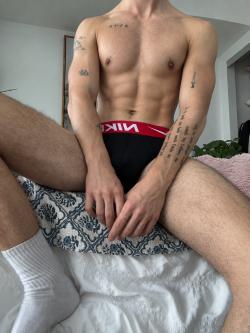 simon.banks12