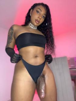 hottestpinky1 picture