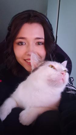 queen_olivia3 picture