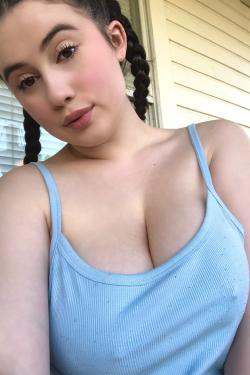 hornyqn24 picture