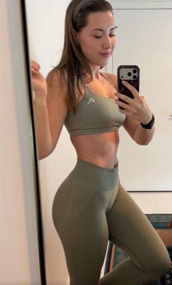 pineapplebrat67 picture