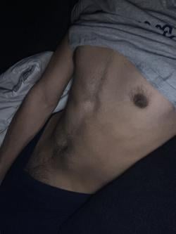 aguyscrolling picture