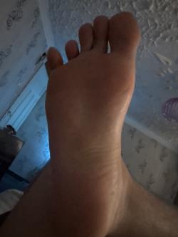 feetlpver25