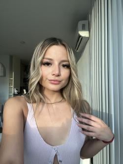 renaelali picture