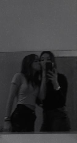 olivia_fly8