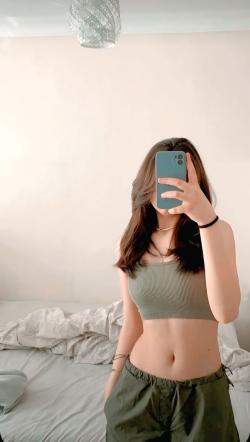 mia18y picture