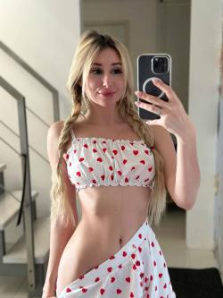 luxesofia picture