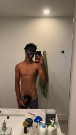 aaron_bains26
